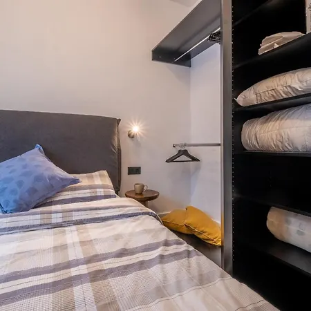 Soho 13 - Black & White Apartman *