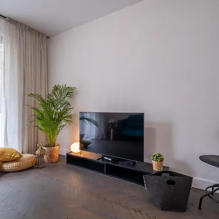 Soho 13 - Black & White * Sófia