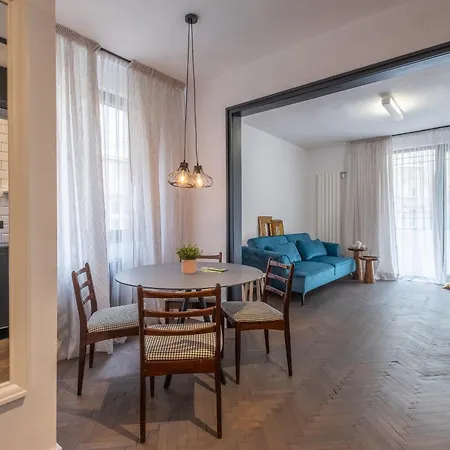 Apartment Soho 13 - Black & White Sofia