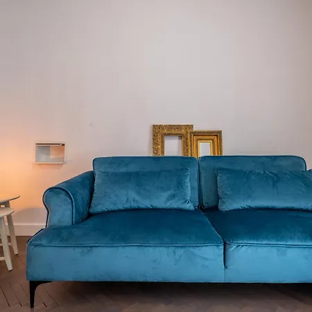 Daire Soho 13 - Black & White