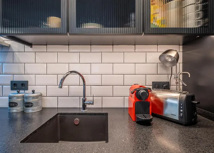 Soho 13 - Black & White Sofie